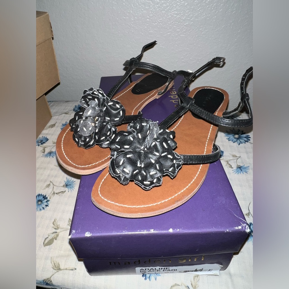 Steve Madden Flower Sandal